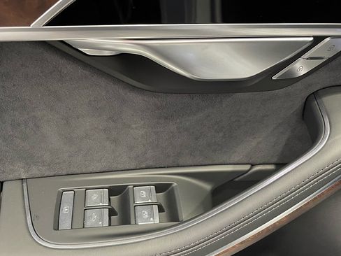 Used 2024 Audi A8 L 3.0T w/ Comfort Plus Package image 32