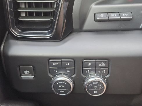 Used 2024 GMC Sierra 1500 AT4 w/ Technology Package AWD/4WD image 22