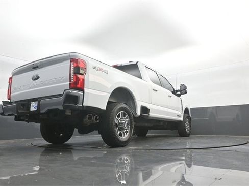 Certified 2025 Ford F350 Lariat image 32