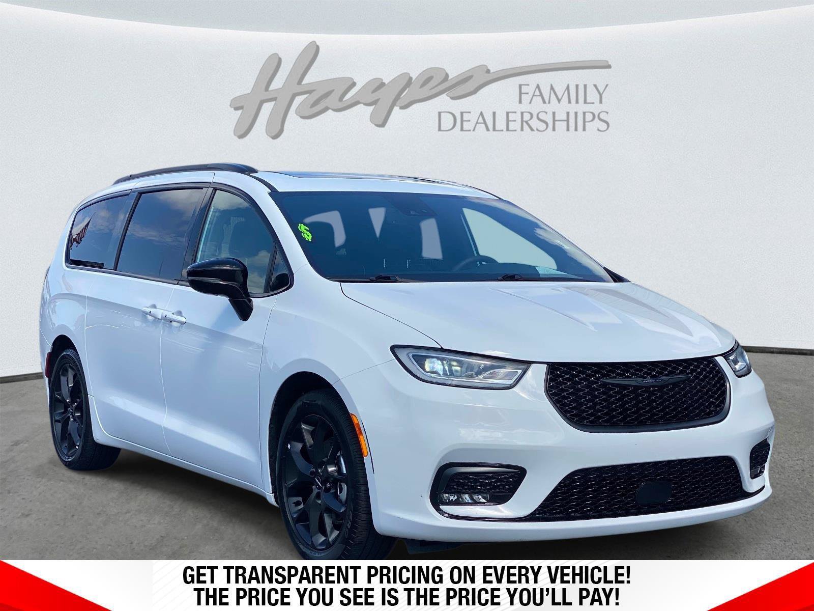 Used 2025 Chrysler Pacifica Limited FWD image 1