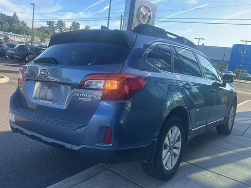 Used 2016 Subaru Outback 2.5i Premium AWD/4WD image 9