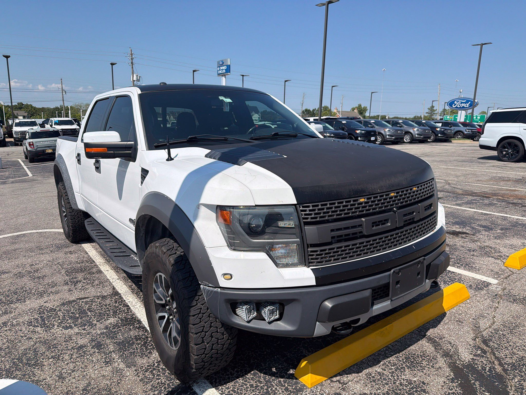 Used 2014 Ford F150 Raptor w/ Equipment Group 801A Luxury AWD/4WD image 2