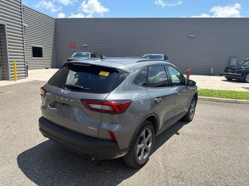 Used 2025 Ford Escape ST-Line Select AWD/4WD image 5