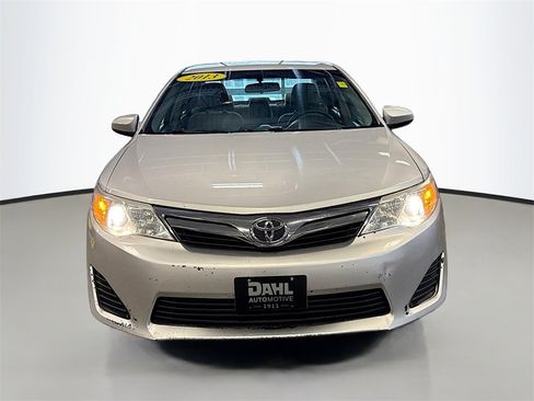 Used 2013 Toyota Camry LE image 12