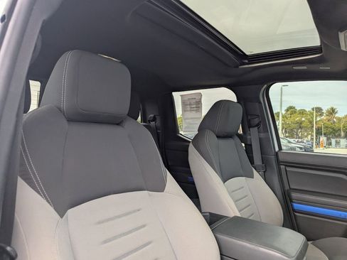 Used 2024 Toyota Tacoma TRD Sport w/ TRD Sport Upgrade Package image 11