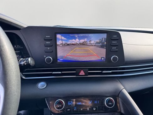 Used 2023 Hyundai Elantra SEL image 26