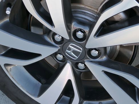 Used 2024 Honda Odyssey Touring image 18