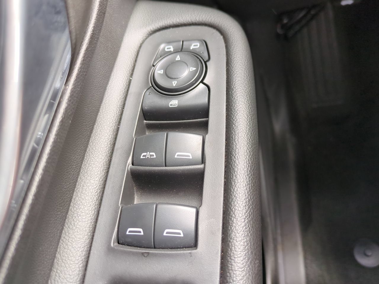 Used 2024 GMC Terrain SLE AWD/4WD image 22