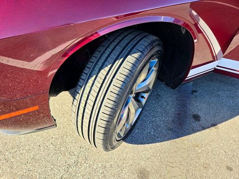 Used 2017 Dodge Challenger SXT image 15