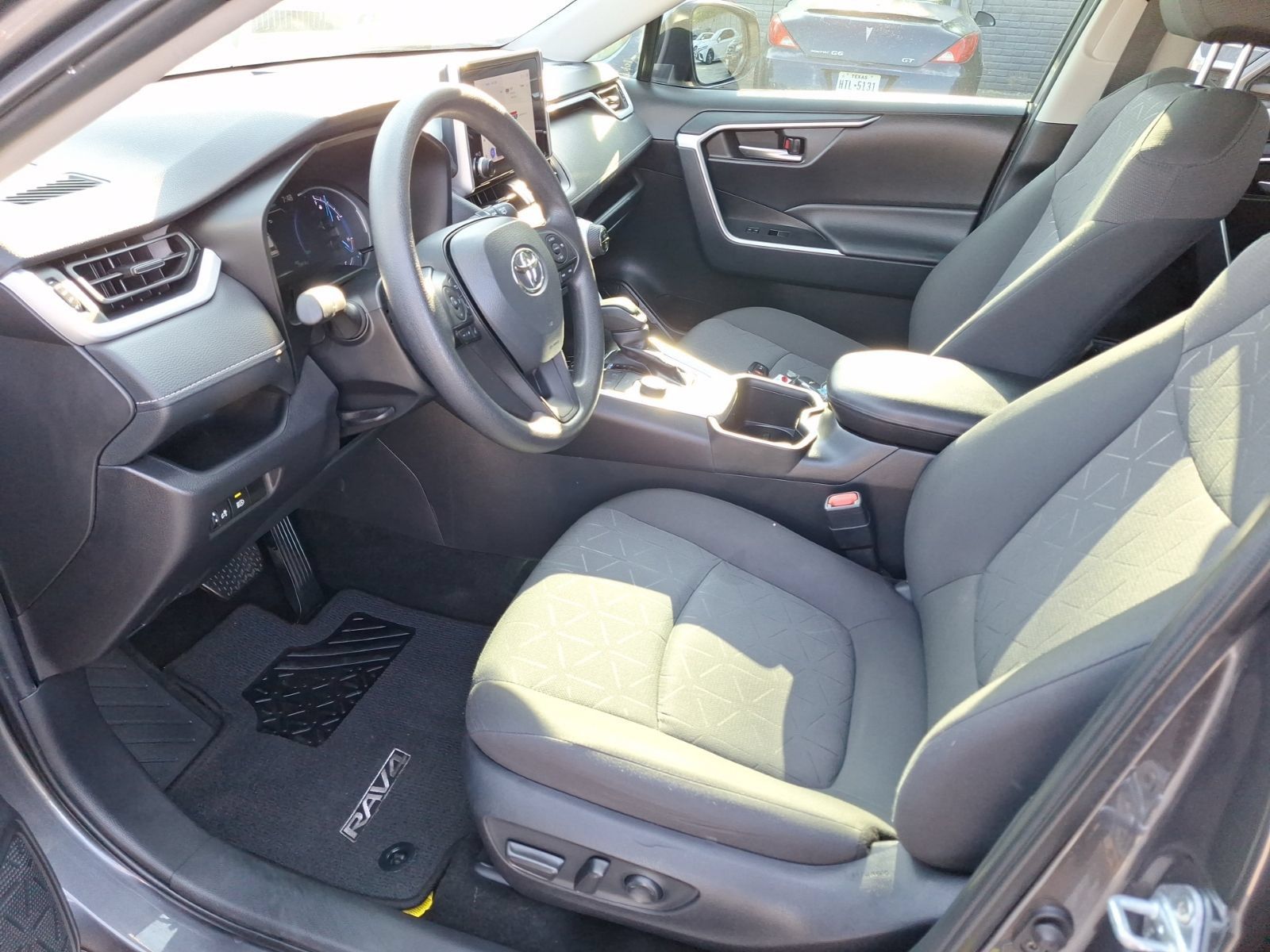 Used 2024 Toyota RAV4 XLE AWD/4WD image 16
