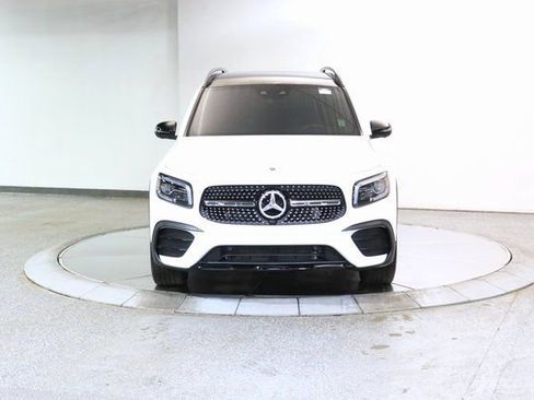 Used 2023 Mercedes-Benz GLB 250 4MATIC image 10