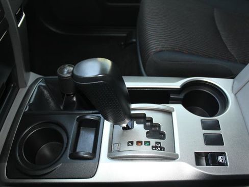 Used 2012 Toyota 4Runner SR5 AWD/4WD image 31