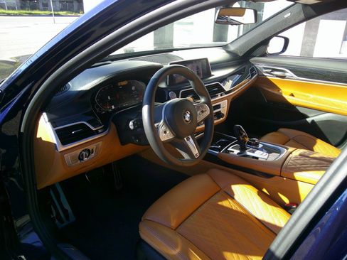 Used 2021 BMW 750i xDrive w/ Luxury Rear Seating Package AWD/4WD image 14
