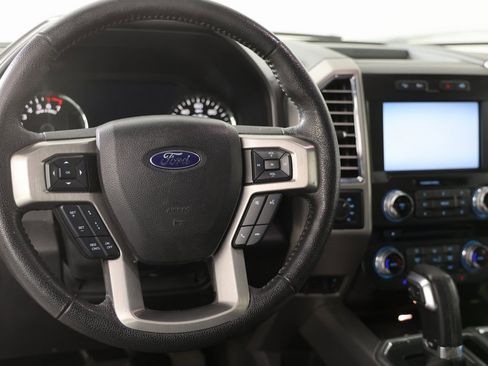 Used 2015 Ford F150 Platinum w/ Equipment Group 701A Luxury image 5