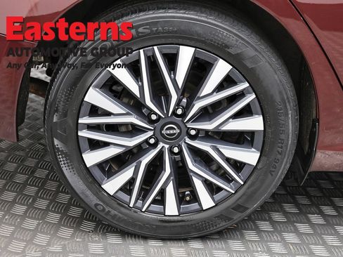 Used 2025 Nissan Altima 2.5 SV FWD image 28