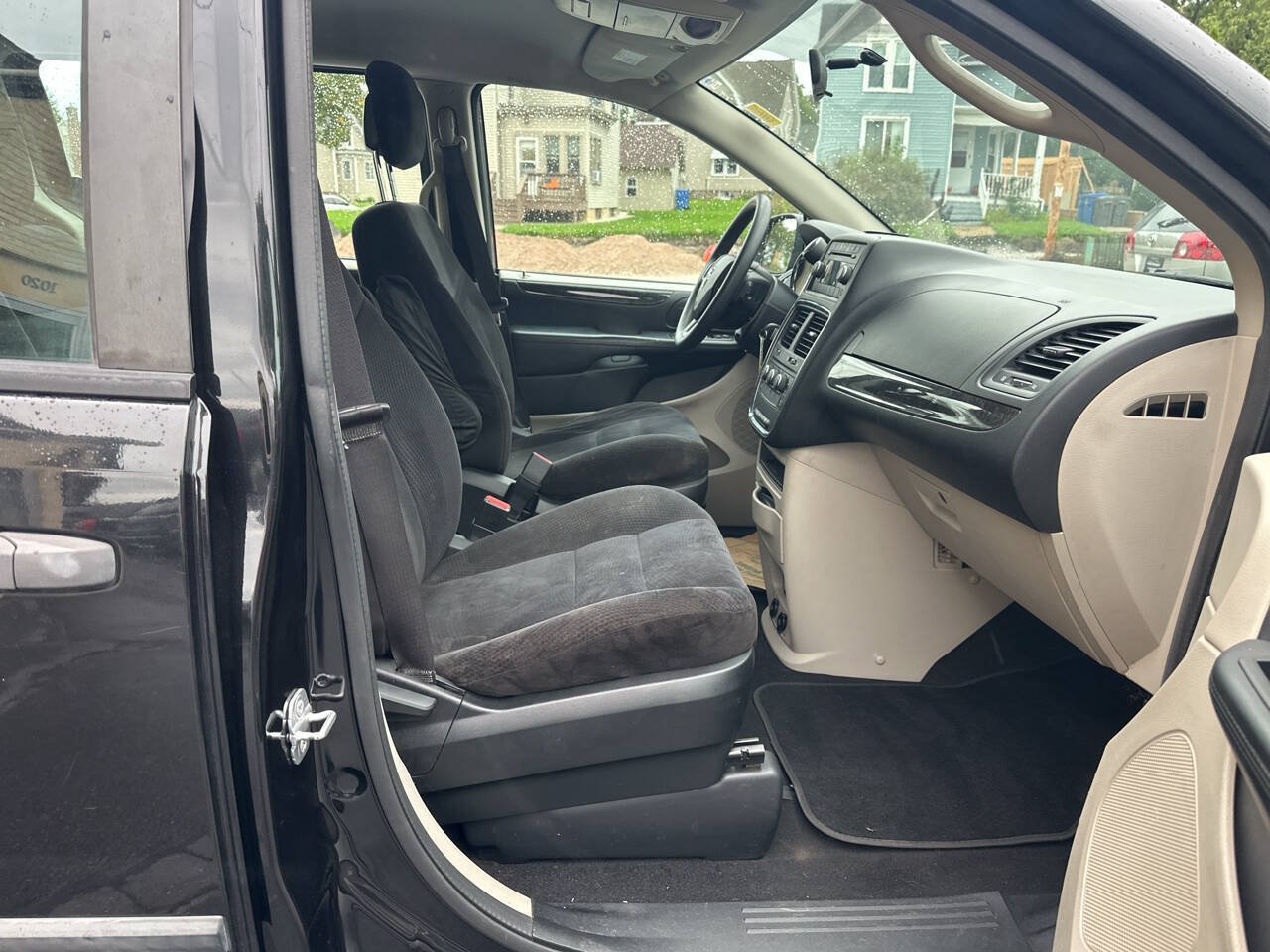 Used 2014 Dodge Grand Caravan FWD image 14