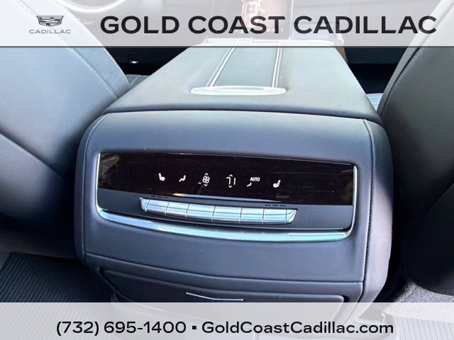 Certified 2026 Cadillac Escalade Platinum Sport w/ LPO, ONYX Package AWD/4WD image 10
