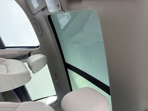 Used 2025 Volkswagen Atlas SEL image 21