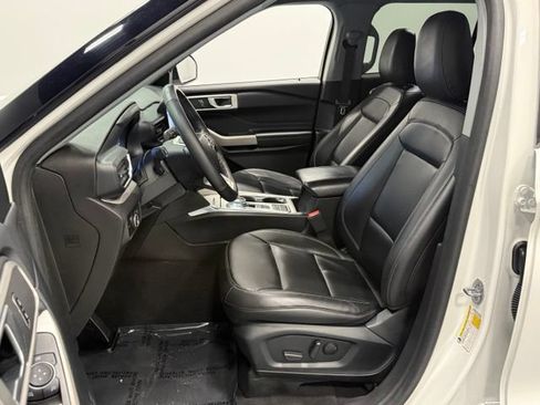Certified 2023 Ford Explorer XLT w/ Equipment Group 202A RWD image 14