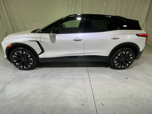 Certified 2025 Chevrolet Blazer EV RS image 7