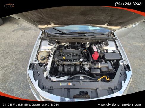 Used 2012 Ford Fusion SE image 8