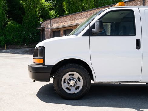 Used 2007 Chevrolet Express 1500 RWD image 3