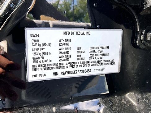 Used 2024 Tesla Model Y Long Range AWD/4WD image 29