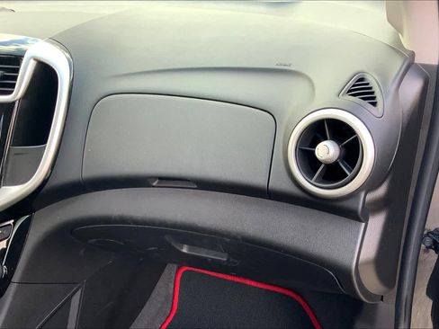Used 2020 Chevrolet Sonic LT w/ RS Package FWD image 19