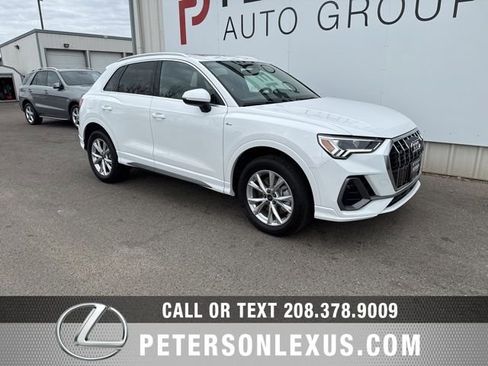 Used 2025 Audi Q3 2.0T Premium image 2