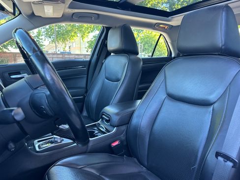 Used 2018 Chrysler 300 Limited w/ Safetytec Plus Group RWD image 23