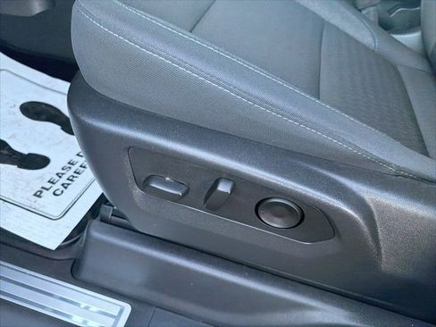 Used 2025 Chevrolet Silverado 1500 LT image 13