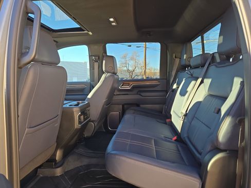 Used 2024 Chevrolet Silverado 2500 High Country w/ High Country Premium Package image 13