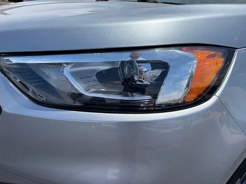 Used 2024 Ford Edge SE w/ Black Appearance Package AWD/4WD image 9