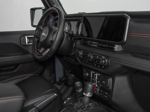 Used 2025 Jeep Wrangler Unlimited Rubicon 392 AWD/4WD image 39