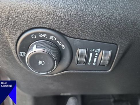 Used 2023 Jeep Compass Latitude AWD/4WD image 17