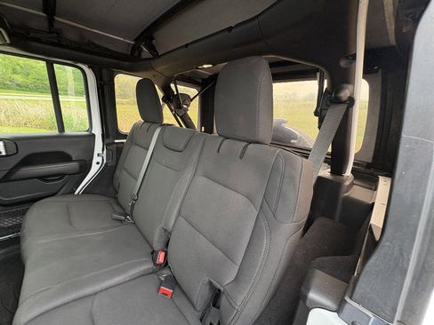 Used 2021 Jeep Wrangler Unlimited Sahara AWD/4WD image 19