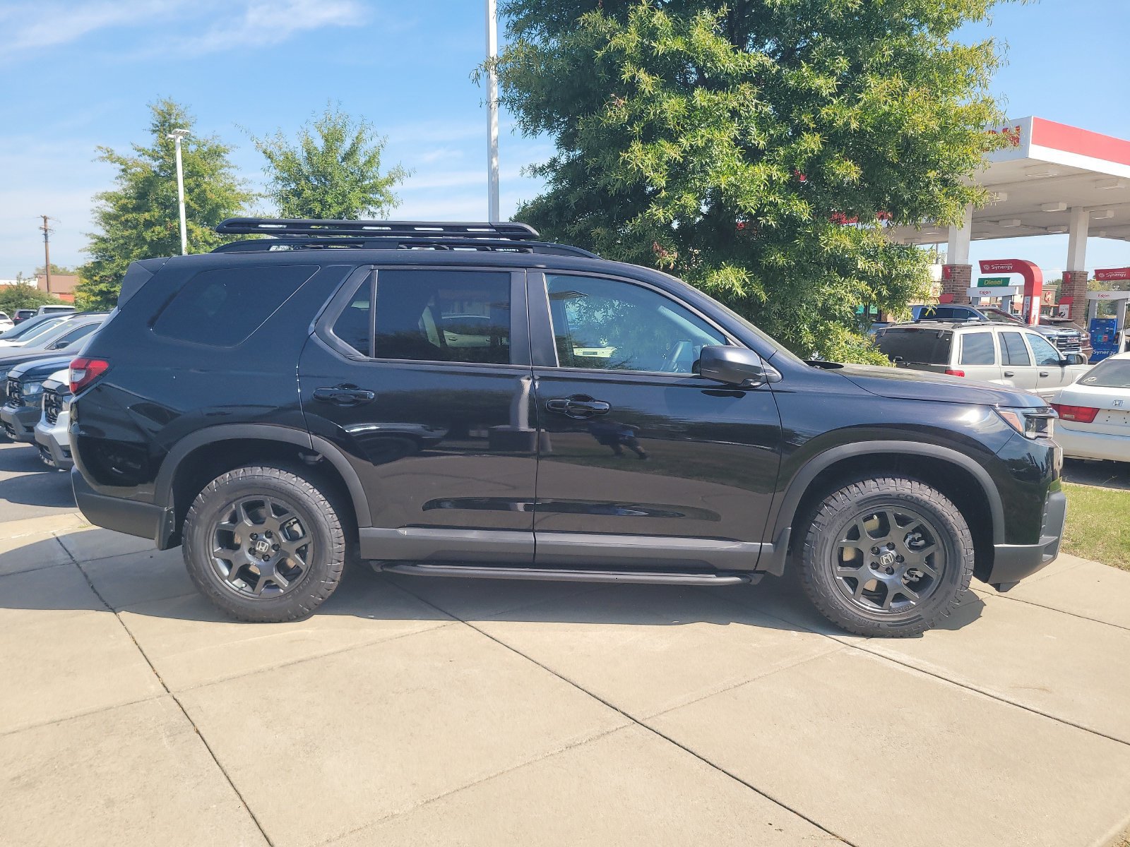 New 2026 Honda Pilot TrailSport image 2