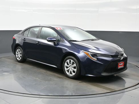 Used 2022 Toyota Corolla LE image 8