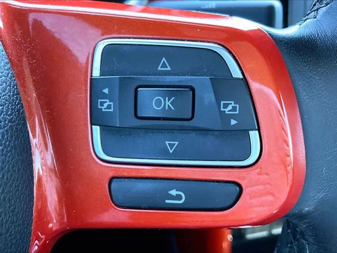 Used 2018 Volkswagen Beetle 2.0T SE image 19