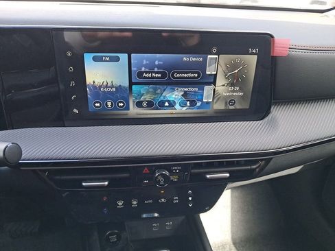 New 2025 Nissan Kicks SR image 19