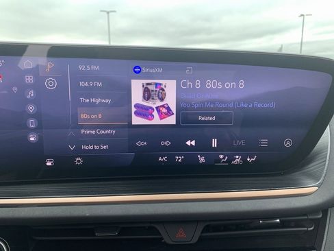 Certified 2025 Buick Envision Sport Touring image 10