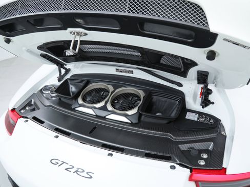 Used 2018 Porsche 911 GT2 RS image 41