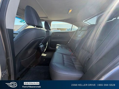 Used 2016 Lexus ES 350 w/ Luxury Package w/Wood Trim FWD image 30