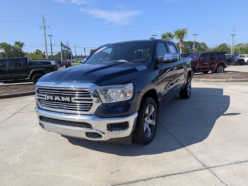 Used 2024 RAM 1500 Laramie AWD/4WD image 7