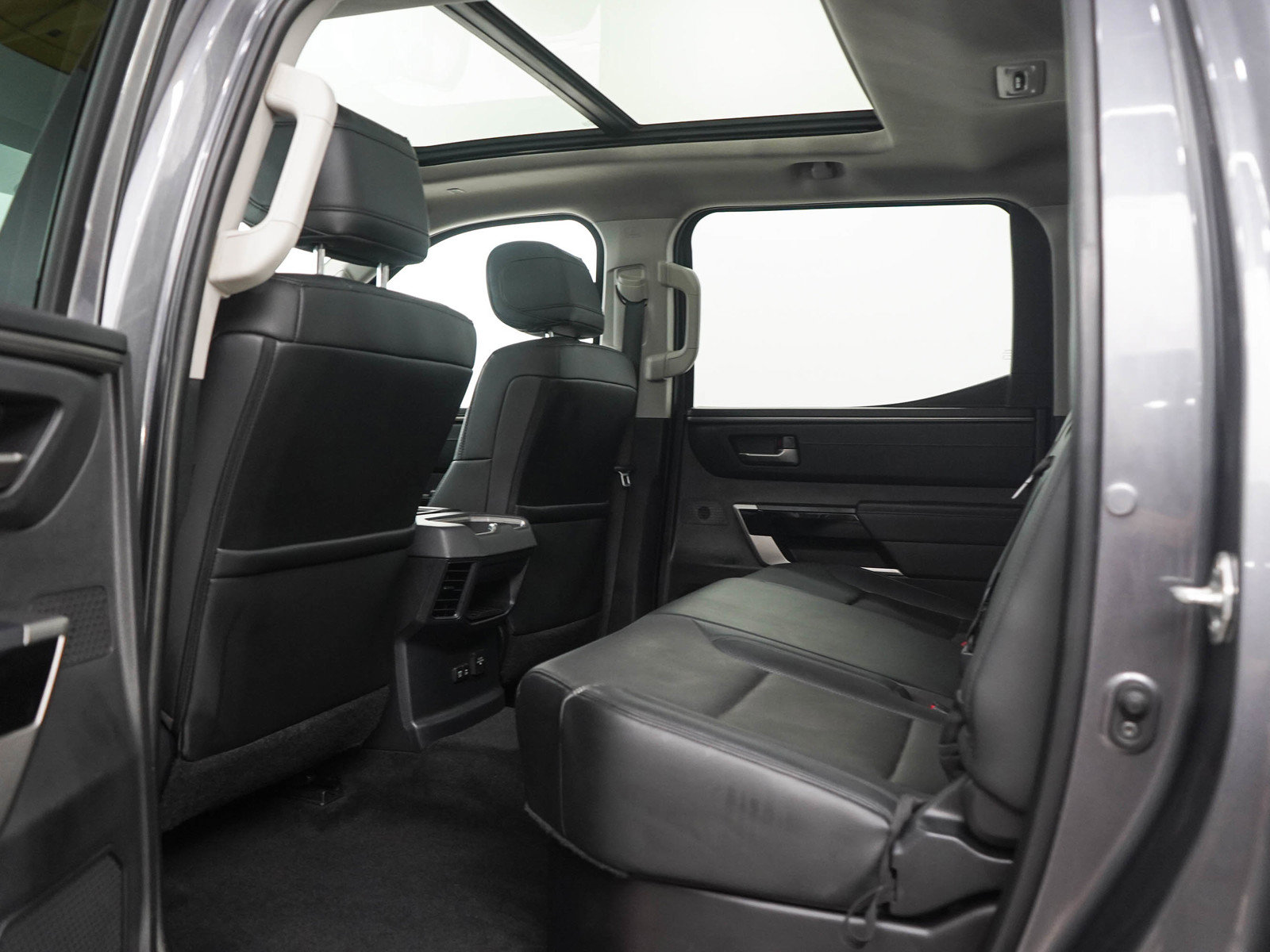 Used 2023 Toyota Tundra Limited AWD/4WD image 16