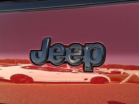 Used 2023 Jeep Grand Cherokee L Laredo AWD/4WD image 34