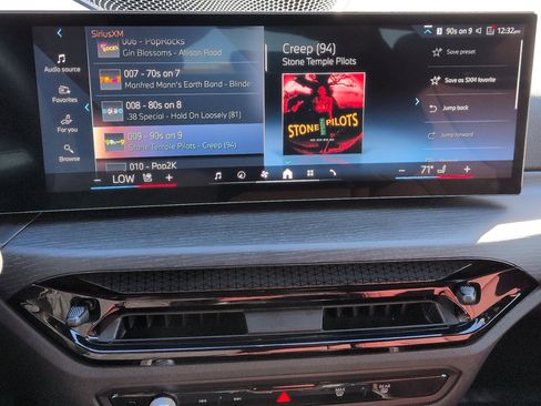 Used 2025 BMW i4 xDrive40i image 23