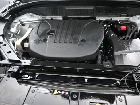 Used 2024 Volvo XC60 B5 Ultimate AWD/4WD image 17