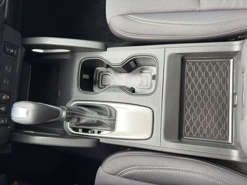 Certified 2022 Nissan Frontier SV image 22