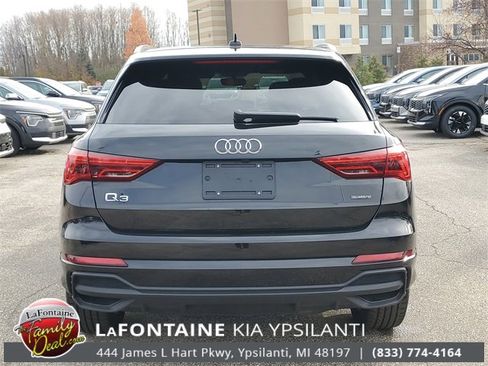 Used 2023 Audi Q3 2.0T Premium w/ 19" Wheel Package image 5